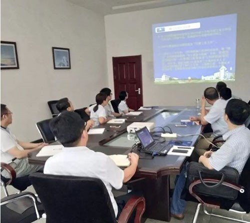 小閥門兒今日行業(yè)資訊：蘭州理工李教授蒞臨遠(yuǎn)大閥門指導(dǎo)學(xué)習(xí)。