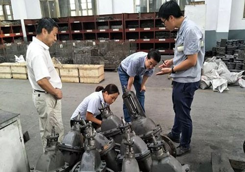 小閥門兒今日行業(yè)資訊：蘭州理工李教授蒞臨遠(yuǎn)大閥門指導(dǎo)學(xué)習(xí)。